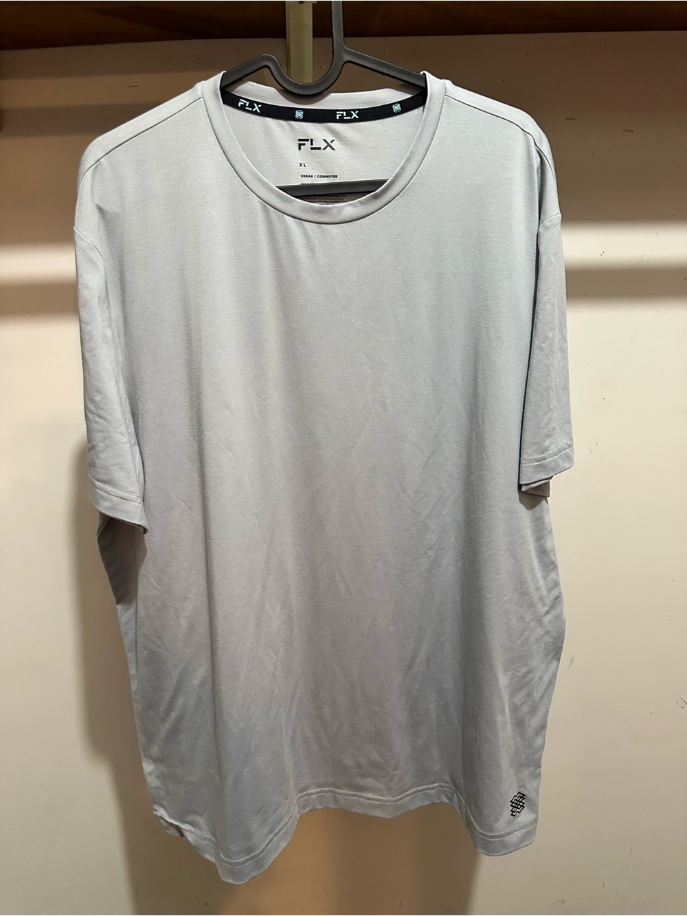 FLX Men's Short-Sleeve Performance Tee in Light Gray
